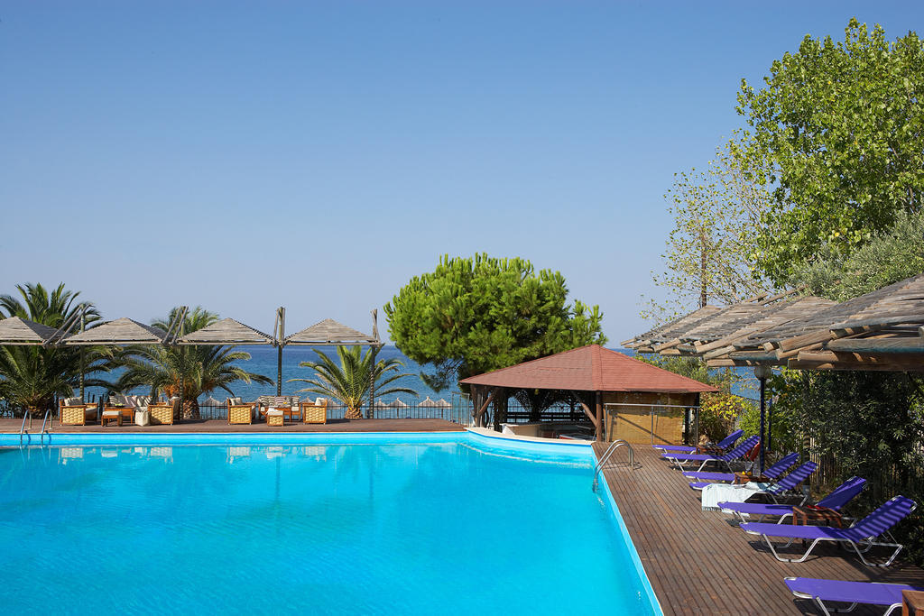 Kamari Beach Hotel Potos Bagian luar foto